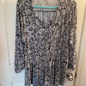 Black and white floral designed blouse